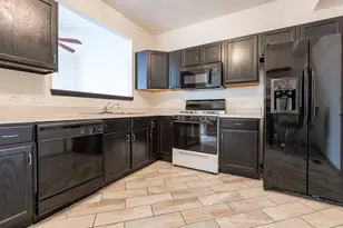 768 County Line Rd, Aurora, IL 60502 - Photo 5