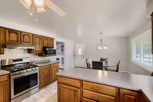 1662 Kimberly Ave, Elgin, IL 60123 - Photo 11