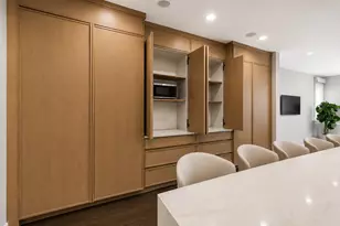 2542 N Wayne Ave, Chicago, IL 60614 - Photo 11