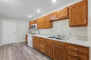3316 Kimberly Dr, Champaign, IL 61821 - Photo 9