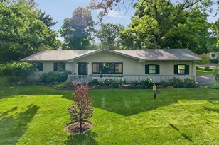 2824 Red Barn Rd, Crystal Lake, IL 60012 - Photo 1