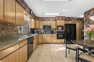 2824 Red Barn Rd, Crystal Lake, IL 60012 - Photo 9