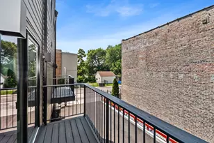 708 E 41st St, Chicago, IL 60653 - Photo 15
