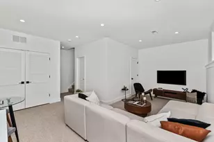 708 E 41st St, Chicago, IL 60653 - Photo 37
