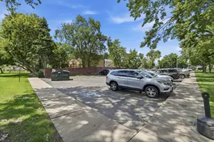 8996 Kennedy Dr, Des Plaines, IL 60016 - Photo 23