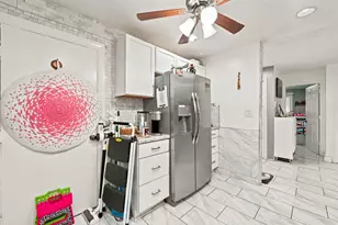8996 Kennedy Dr, Des Plaines, IL 60016 - Photo 9