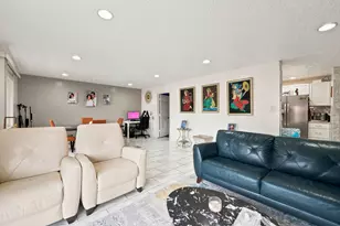 8996 Kennedy Dr, Des Plaines, IL 60016 - Photo 5