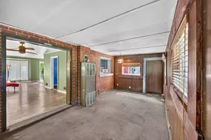 10742 S Longwood Dr, Chicago, IL 60643 - Photo 7