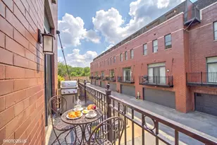 2614 N Hermitage Ave, Chicago, IL 60614 - Photo 19