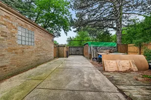 75 N 2nd Ave, Des Plaines, IL 60016 - Photo 35