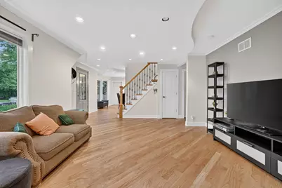 75 N 2nd Avenue, Des Plaines, IL 60016 - Photo 5