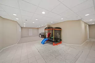 902 Chatham Dr, Carol Stream, IL 60188 - Photo 27