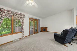 813 Shadow Bluff Dr, Galena, IL 61036 - Photo 5