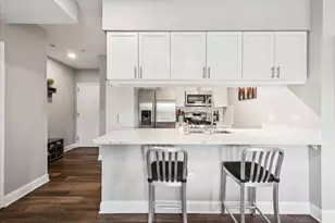 1572 Maple Ave, Evanston, IL 60201 - Photo 3