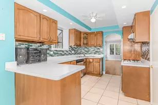 5351 W Waveland Ave, Chicago, IL 60641 - Photo 5