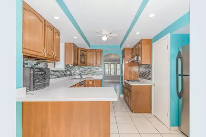 5351 W Waveland Avenue, Chicago, IL 60641 - Photo 9