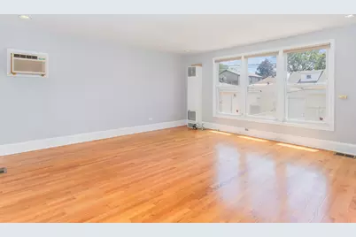 5351 W Waveland Avenue, Chicago, IL 60641 - Photo 11