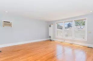 5351 W Waveland Ave, Chicago, IL 60641 - Photo 11
