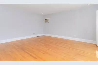 5351 W Waveland Avenue, Chicago, IL 60641 - Photo 13