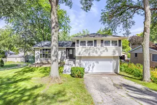 123 Kainer Ave, Barrington, IL 60010 - Photo 3