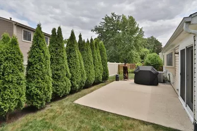 5049 Lichfield Drive, Hoffman Estates, IL 60010 - Photo 25