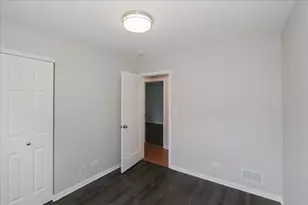 5049 Lichfield Dr, Hoffman Estates, IL 60010 - Photo 21