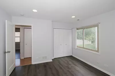 5049 Lichfield Drive, Hoffman Estates, IL 60010 - Photo 17