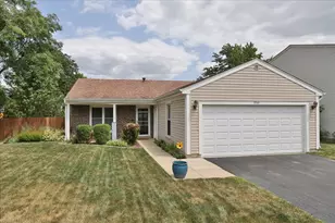 5049 Lichfield Dr, Hoffman Estates, IL 60010 - Photo 1