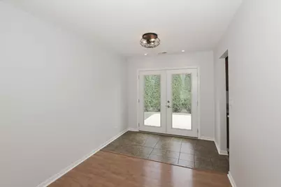 5049 Lichfield Drive, Hoffman Estates, IL 60010 - Photo 9