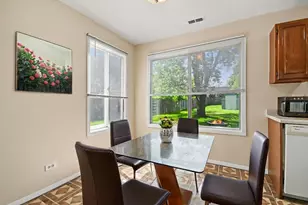 43 Stonefield Dr, Glendale Heights, IL 60139 - Photo 7