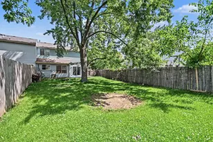 43 Stonefield Dr, Glendale Heights, IL 60139 - Photo 27