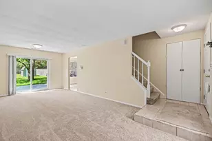 43 Stonefield Dr, Glendale Heights, IL 60139 - Photo 5