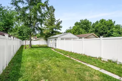 849 N 11th Street, Dekalb, IL 60115 - Photo 13