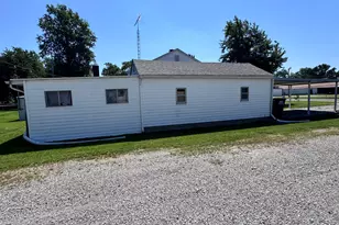 104 E Poplar St, Odin, IL 62870 - Photo 35