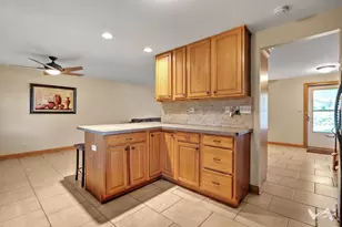 135 Jeffery Ln, Schaumburg, IL 60193 - Photo 7