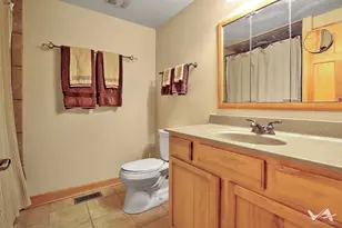 135 Jeffery Ln, Schaumburg, IL 60193 - Photo 13