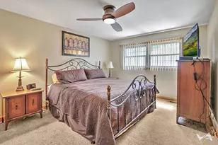 135 Jeffery Ln, Schaumburg, IL 60193 - Photo 9