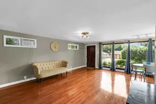 1708 W Green St, Champaign, IL 61821 - Photo 5
