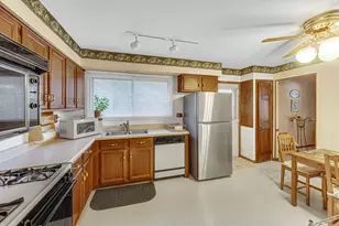 308 Pacific Dr, Bolingbrook, IL 60440 - Photo 15