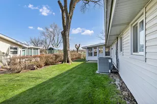 319 S Braintree Dr, Schaumburg, IL 60193 - Photo 25