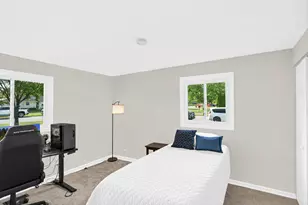 319 S Braintree Dr, Schaumburg, IL 60193 - Photo 15
