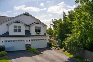339 Sandholm Ct, Geneva, IL 60134 - Photo 1
