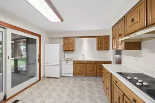 5845 Lenox Rd, Lisle, IL 60532 - Photo 5