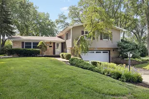 5845 Lenox Rd, Lisle, IL 60532 - Photo 1