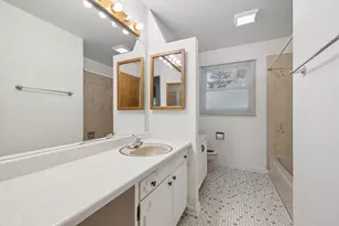 5845 Lenox Rd, Lisle, IL 60532 - Photo 7