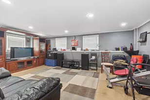 18832 Keeler Ave, Country Club Hills, IL 60478 - Photo 17