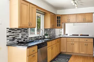 904 Chippewa Dr, Elgin, IL 60120 - Photo 7