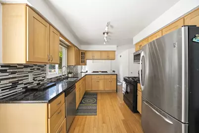 904 Chippewa Drive, Elgin, IL 60120 - Photo 9