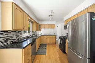 904 Chippewa Dr, Elgin, IL 60120 - Photo 9