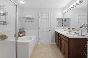 163 Easton Dr, Gilberts, IL 60136 - Photo 25